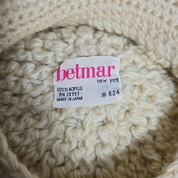 Betmar New York Vintage Cream Knit Pom Newsboy Cap - Picture 5 of 6